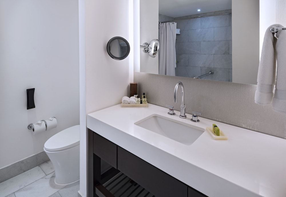 Premium Room - Photo 8