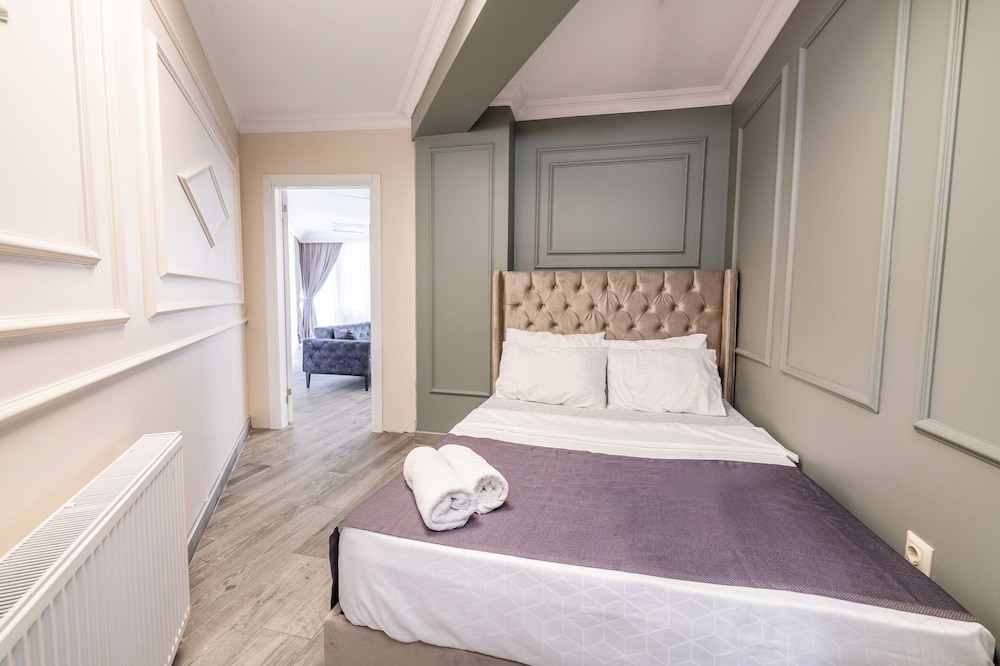 Romantic Studio Suite photo 1