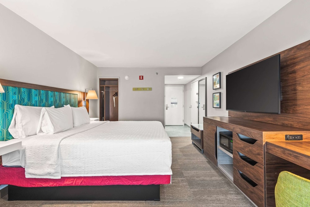 One King Bed - Photo 2