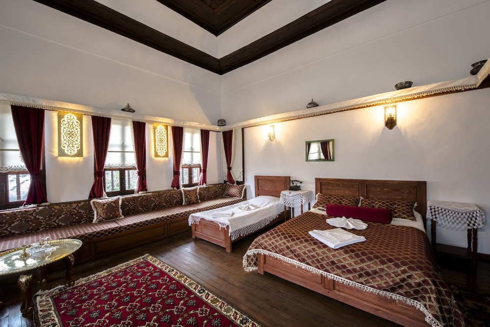 Traditional Double Or Twin Room, Corner photo 2