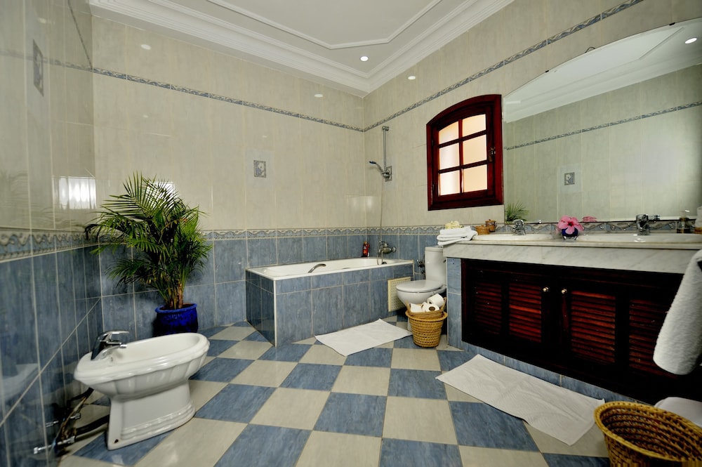 Suite, 2 Bedrooms, Non Smoking, Garden View photo 3