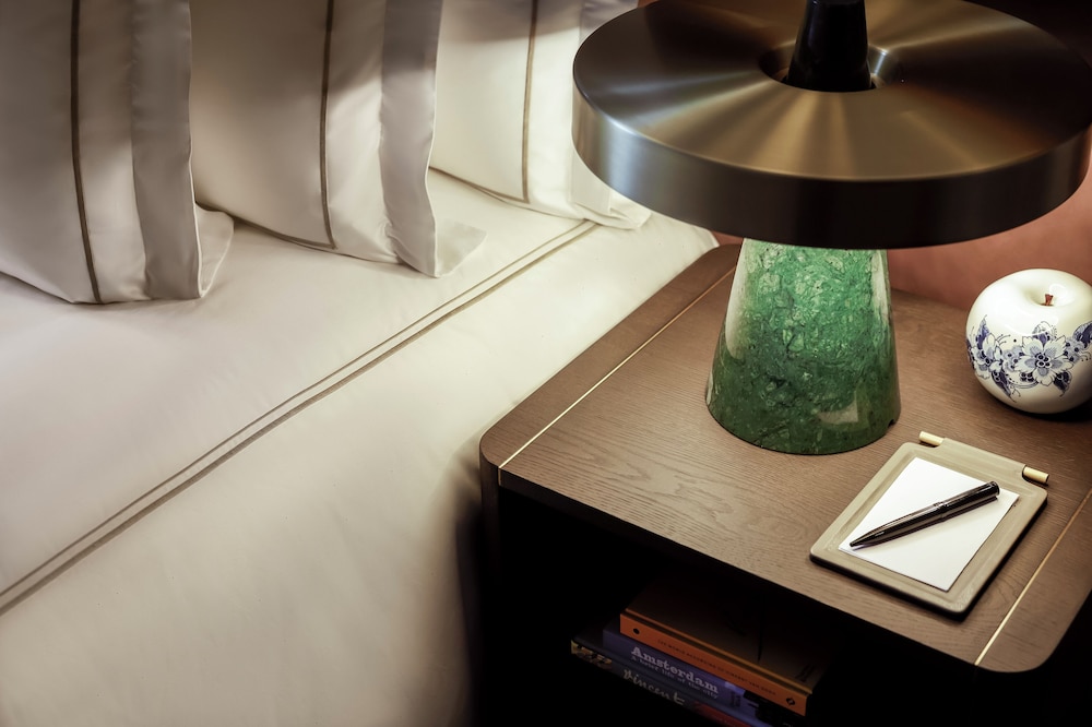 Signature Suite