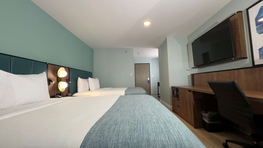 Room, 2 Queen Beds, Non Smoking - Photo 2