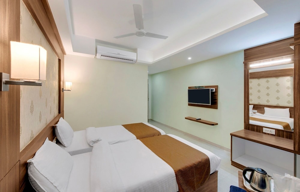 Deluxe Double or Twin Room - Photo 1