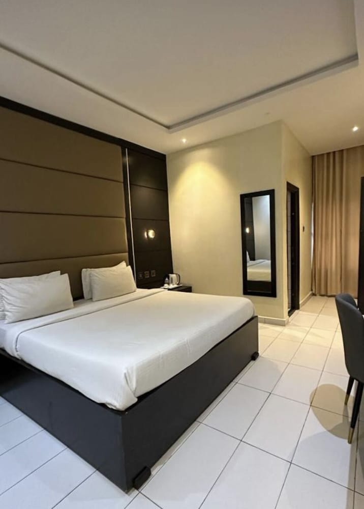 Luxury Room, 1 Queen Bed