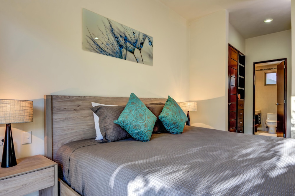 Apartment, 2 Bedrooms, Pool View