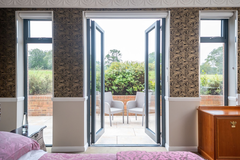 Feature Room - Garden Terrace