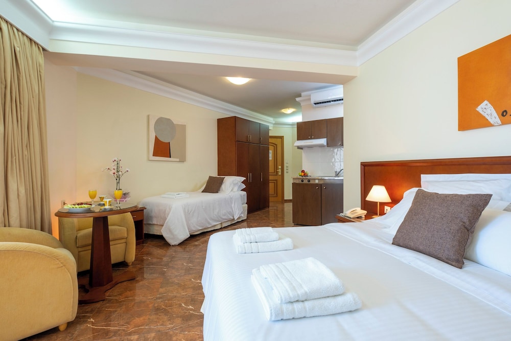Superior Triple Room photo 2