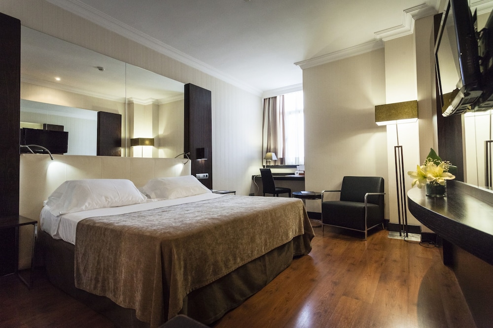 Double Room - Photo 5