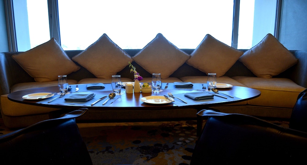 Suite Room with Airport Transfer - Photo 7