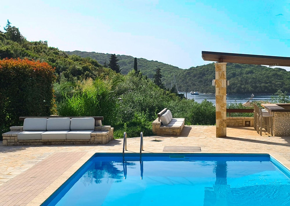 Villa photo 3