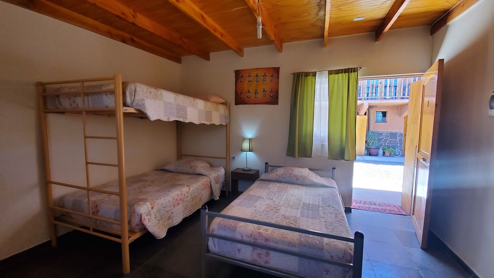 Triple Room, Multiple Beds photo 3
