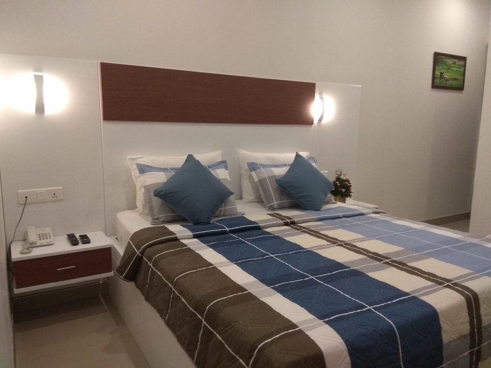 Luxury Single Room, 2 Twin Beds, Refrigerator, Resort View photo 3