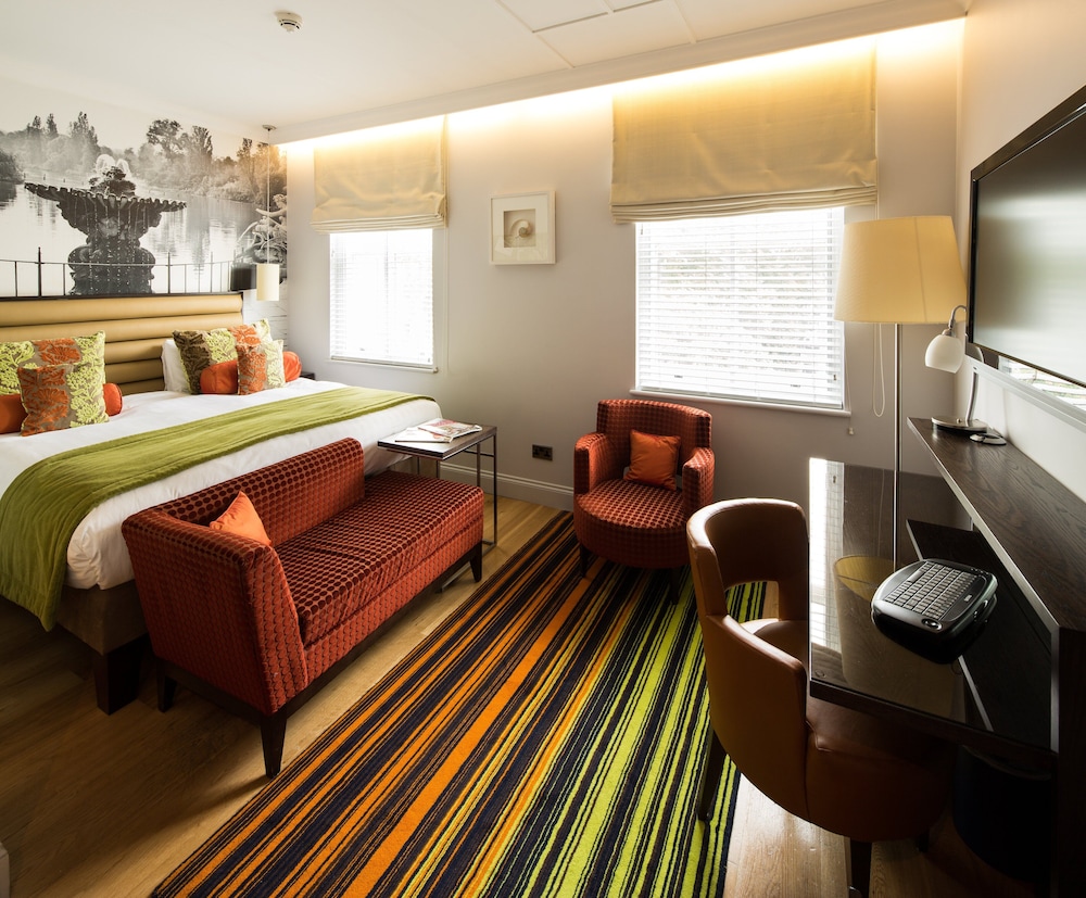 Premium Room, 1 King Bed with Sofa bed, Garden View photo 2