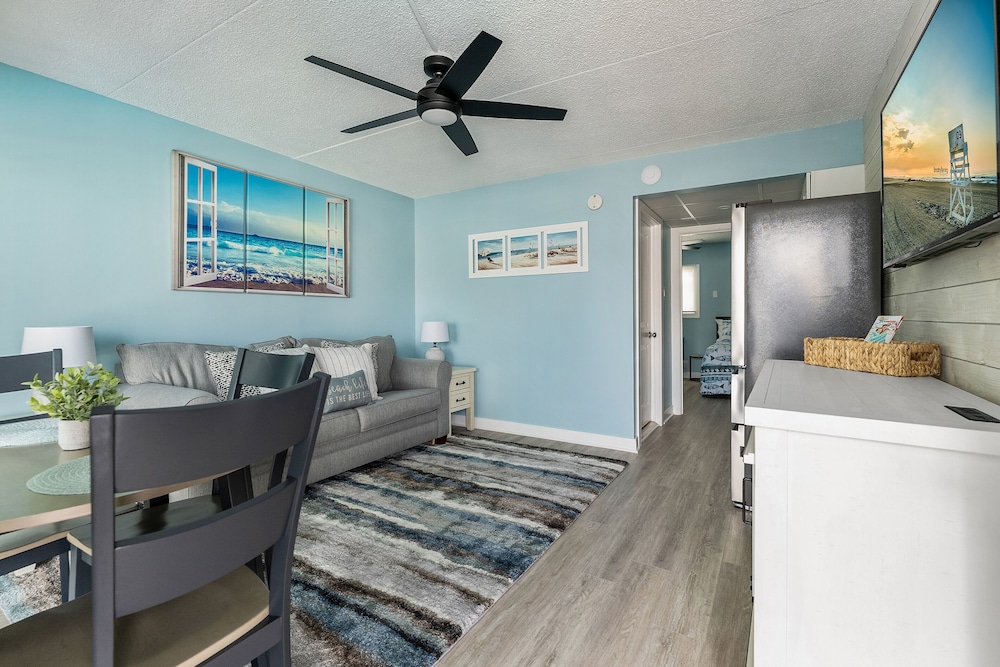 Basic Condo photo 1