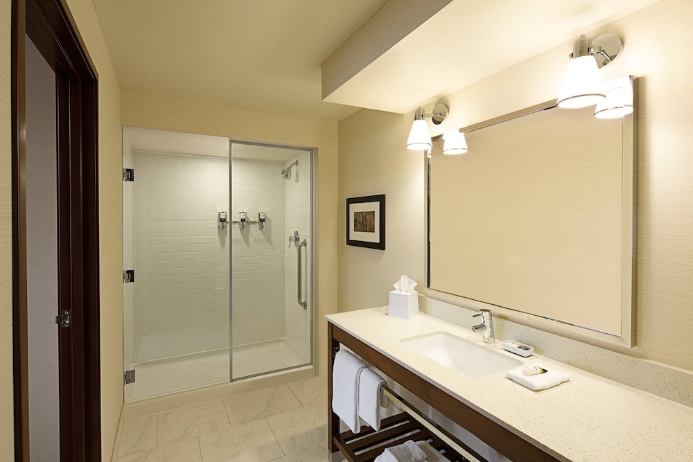 Room, Multiple Beds - Photo 6