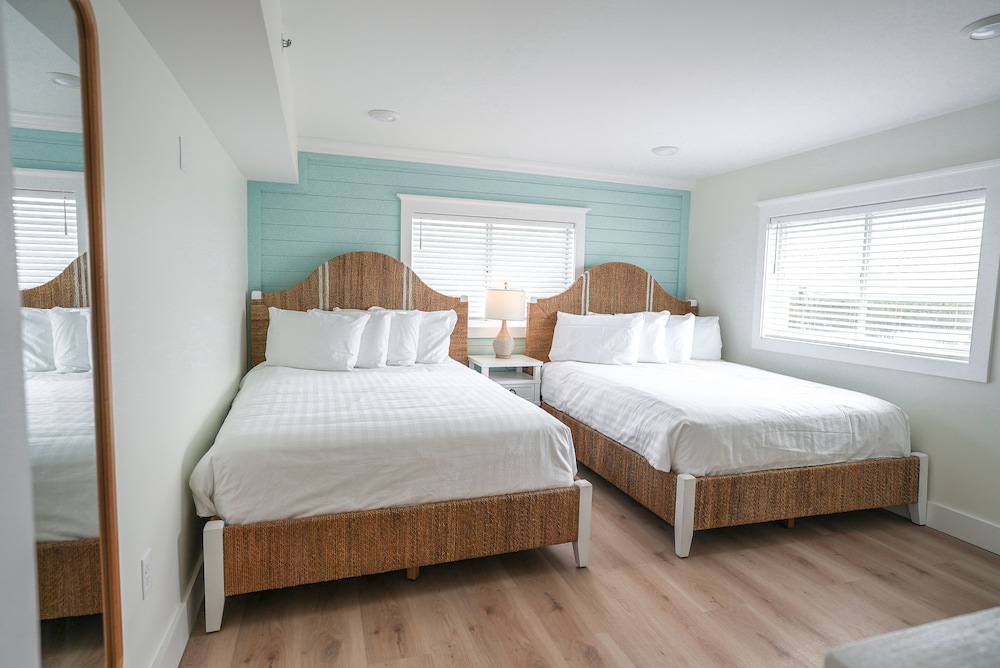 Suite, 2 Queen Beds, Bay View
