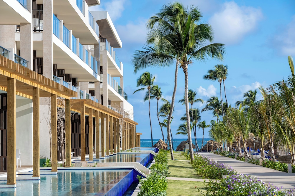 Junior Double Room, Pool Access, Pool View