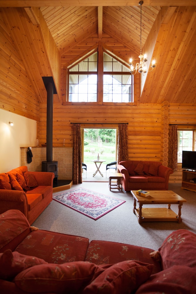 Signature Chalet, 3 Bedrooms, Accessible, Sauna photo 3