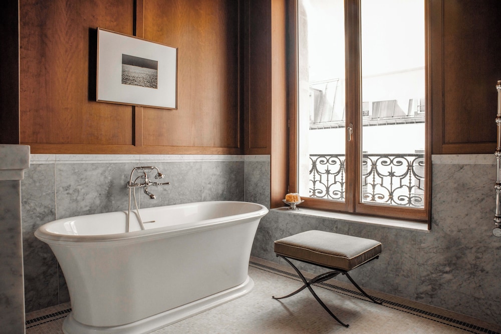 Suite Ciel de Paris - 2 Bedrooms. photo 2