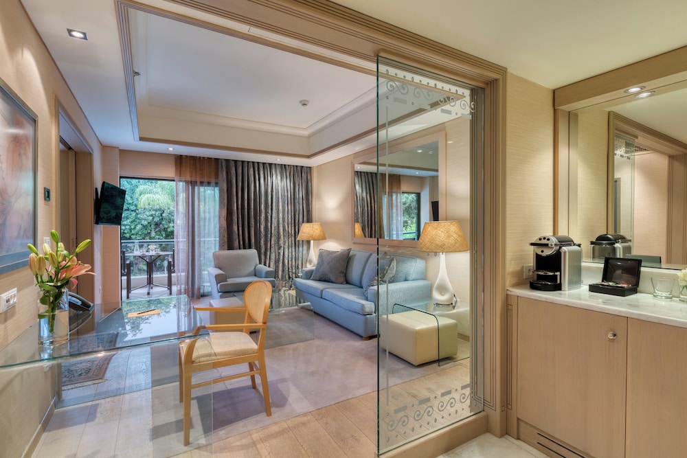 Executive Suite Park - Photo 10