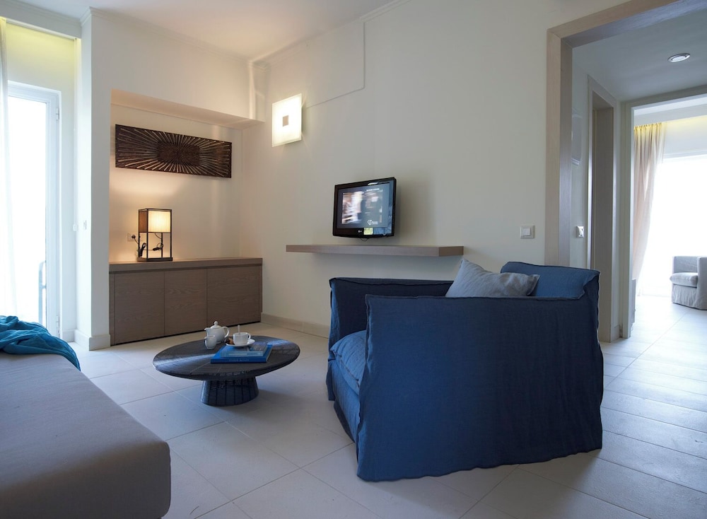 Deluxe Suite photo 2