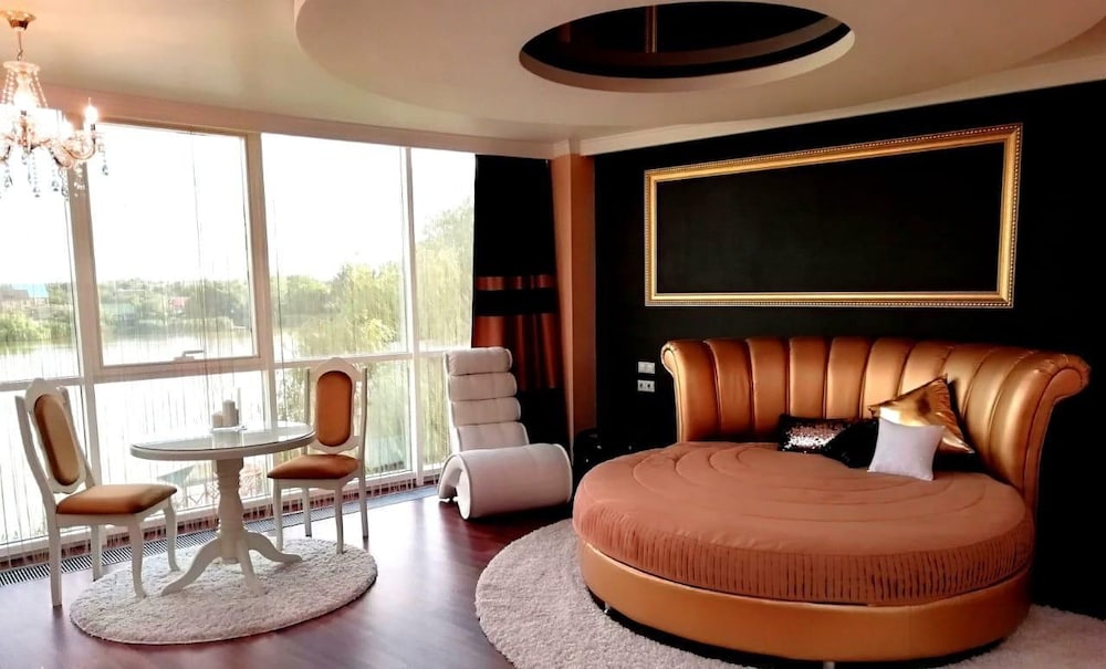 Studio Suite photo 3