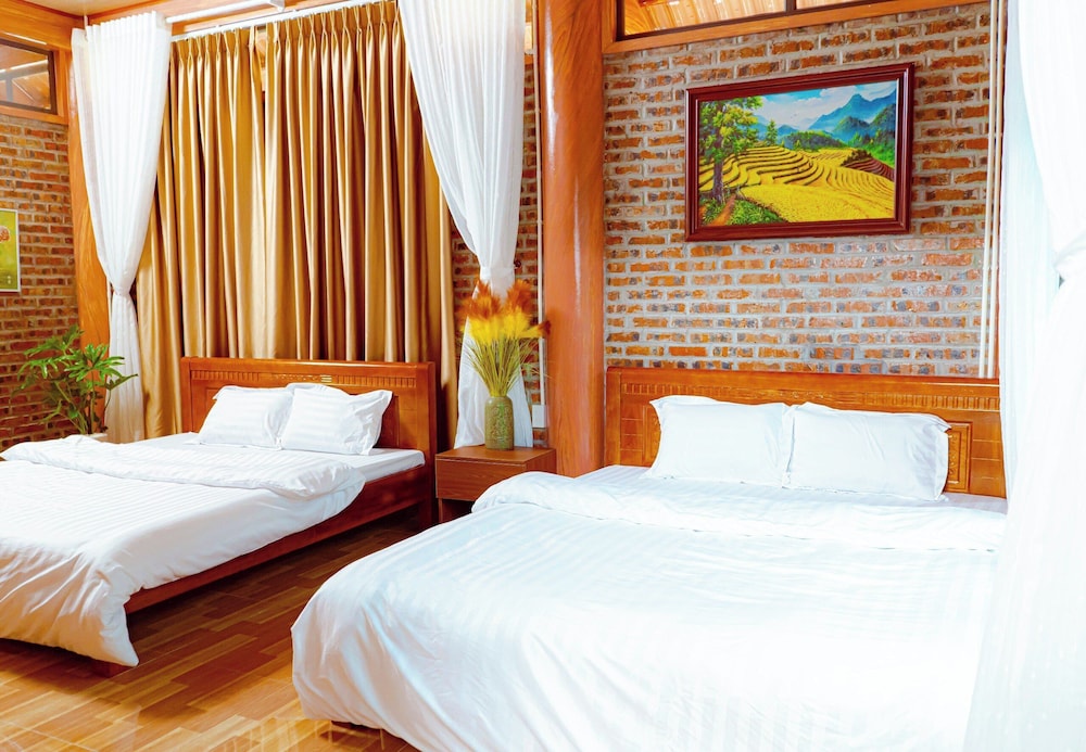 Panoramic Quadruple Room, Hill View photo 1