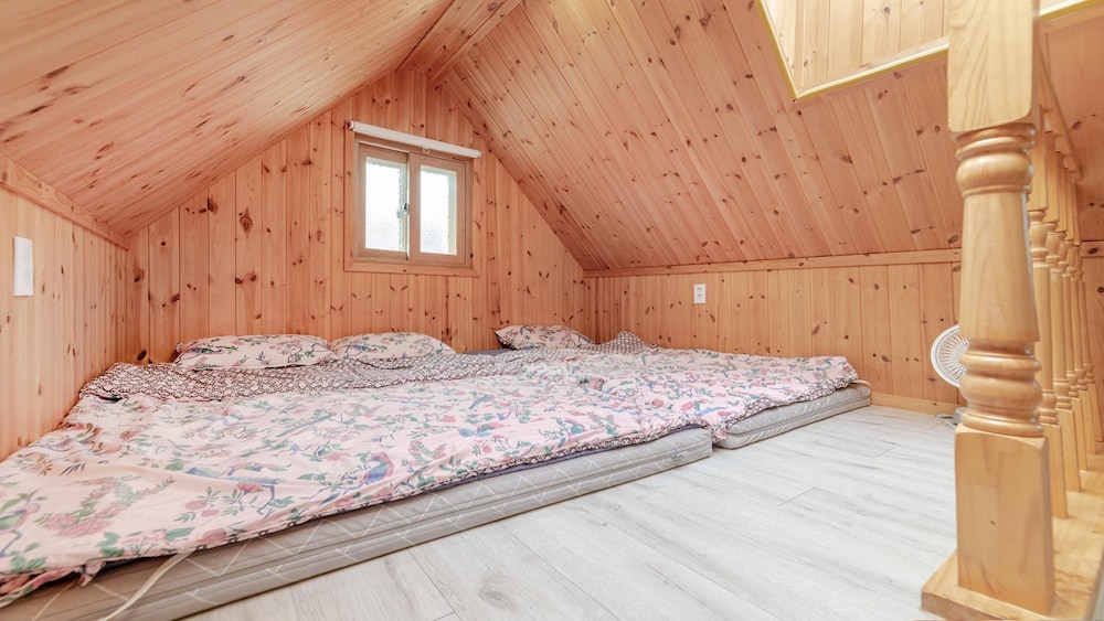 Basic Room, 1 Bedroom (B202) - Photo 5