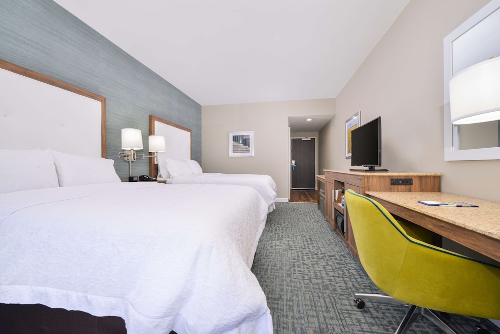 Room, 2 Queen Beds, Accessible, Bathtub (Mobility & Hearing) photo 1