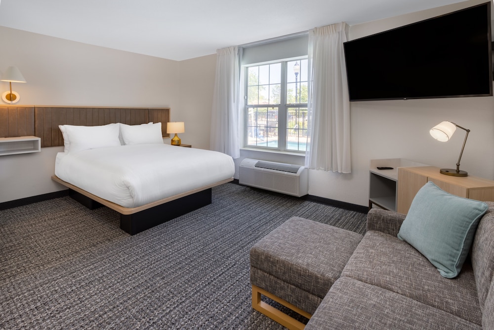 Standard Studio, 1 Queen Bed with Sofa bed, Non Smoking (Mobility/Hearing Access, Roll-In Shwr)