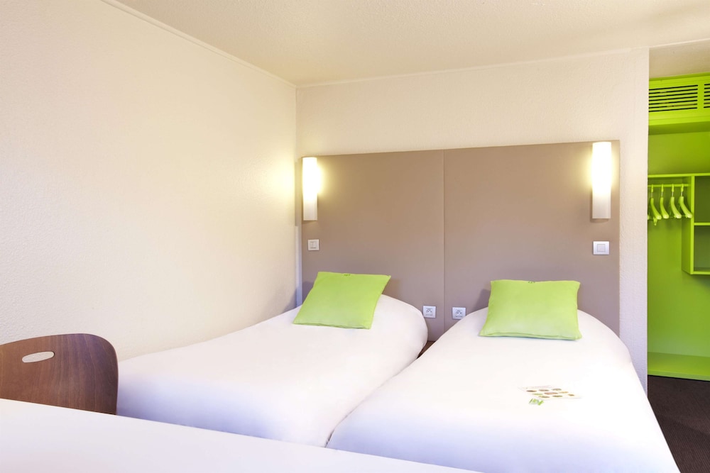 Next Generation, Room, 2 Twin Beds