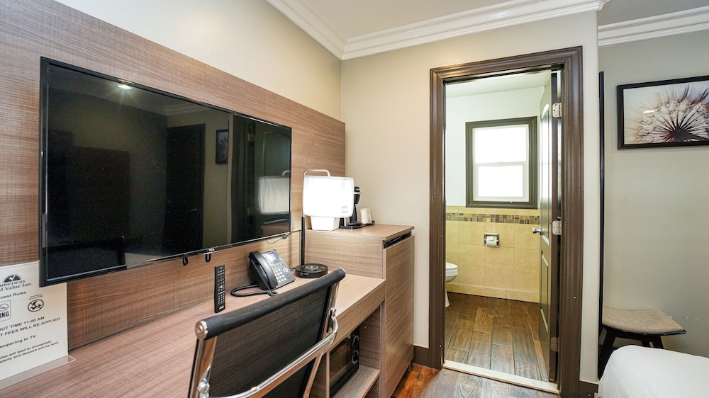Room, 2 Queen Beds, Non Smoking - Photo 2