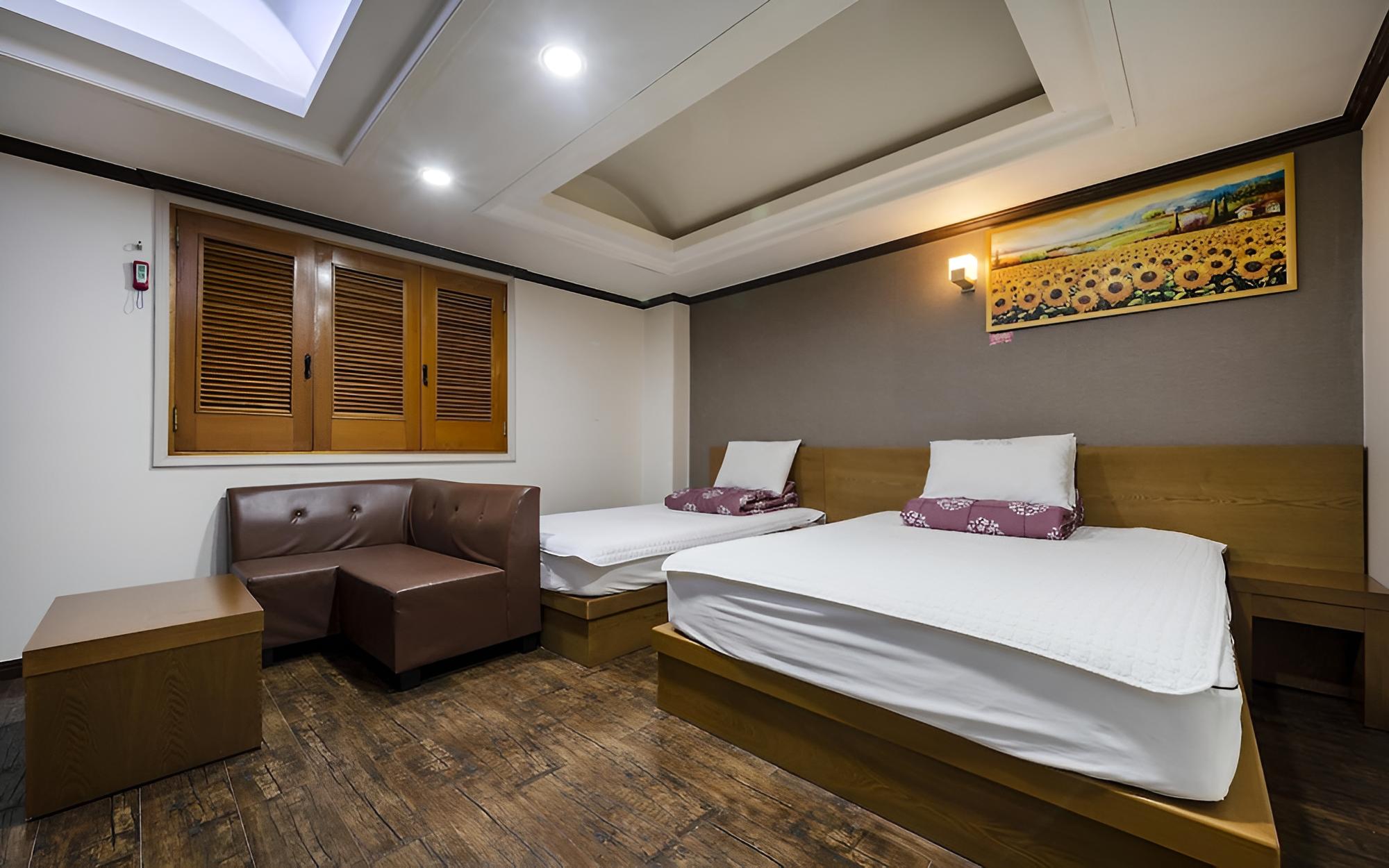 Room (Suite room (twin)) photo 1