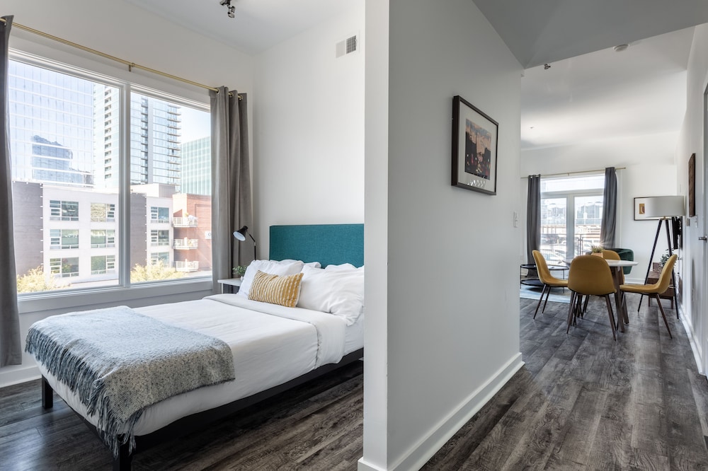 One Bedroom Apartment, Multiple Beds photo 3
