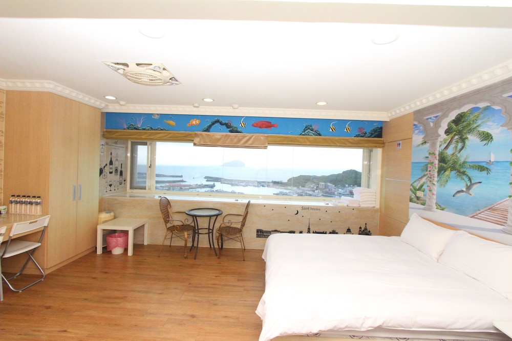 Deluxe Suite photo 3