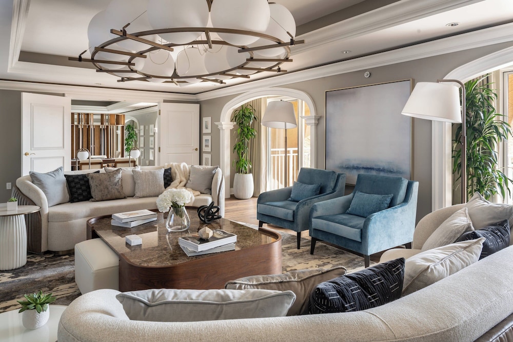 Presidential Suite, 1 King Bed (Family, Club Lounge Access) thumbnail 6