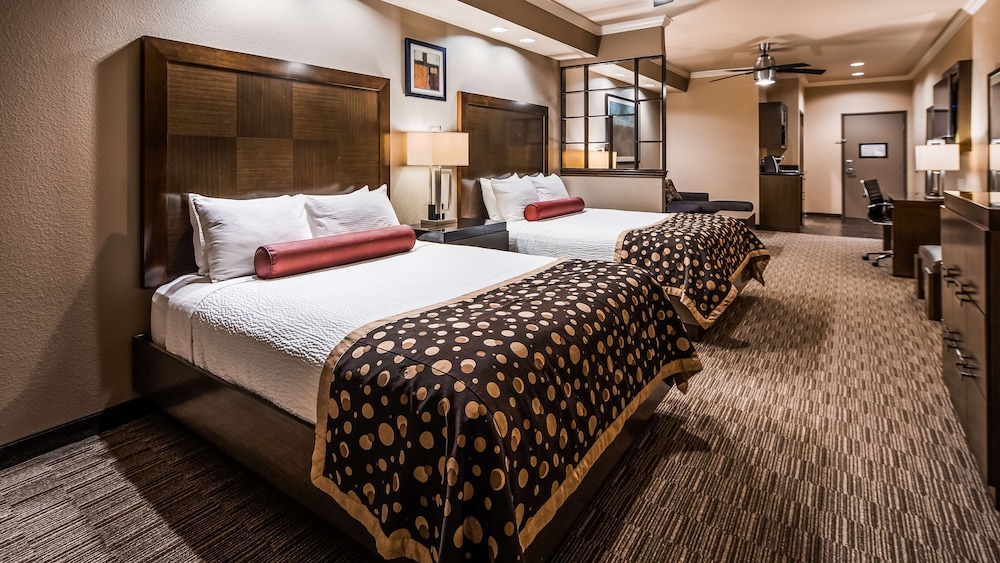 Suite, 2 Queen Beds, Accessible, Non Smoking (Walk-In Shower;With Sofabed) - Photo 3