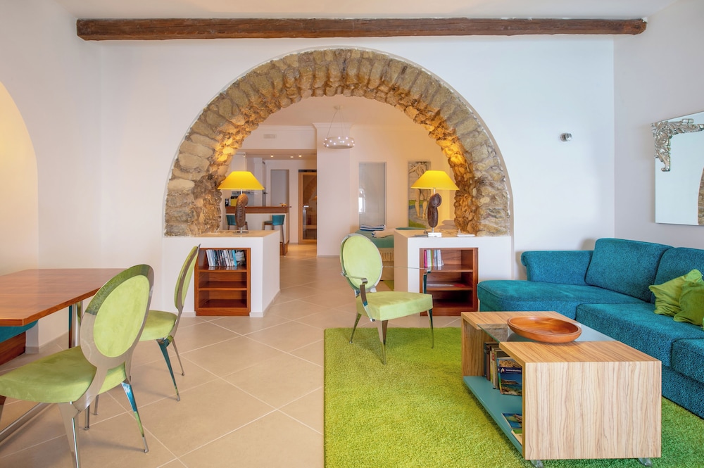 Exclusive Suite, 1 King Bed with Sofa bed, Annex Building photo 2