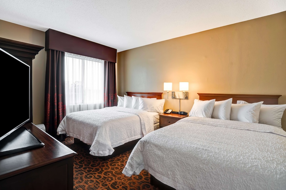 Room, 2 Queen Beds, Non Smoking, Refrigerator & Microwave - Photo 3