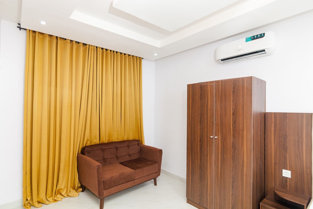 Executive Room - Photo 8