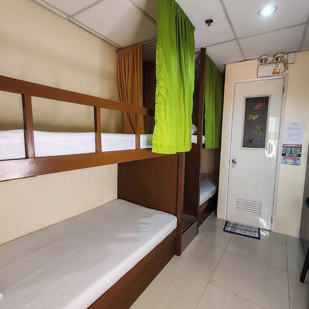 Economy Quadruple Room, 4 Bedrooms photo 3