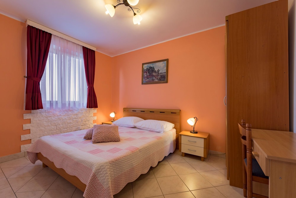 Suite, 2 Bedrooms, Balcony photo 1