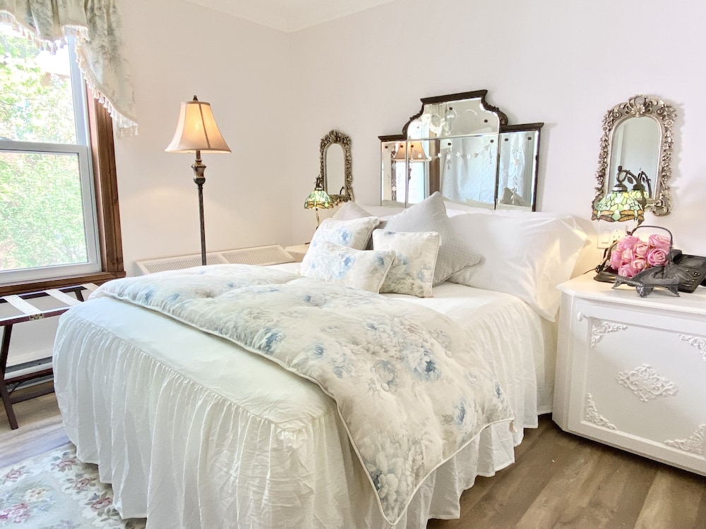 Traditional Room, 1 Double Bed, Private Bathroom, Courtyard Area - Photo 1