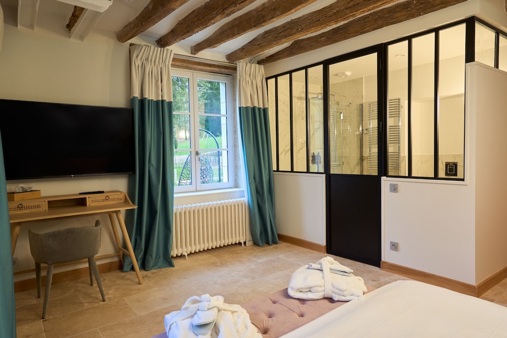 Standard Suite - Photo 6