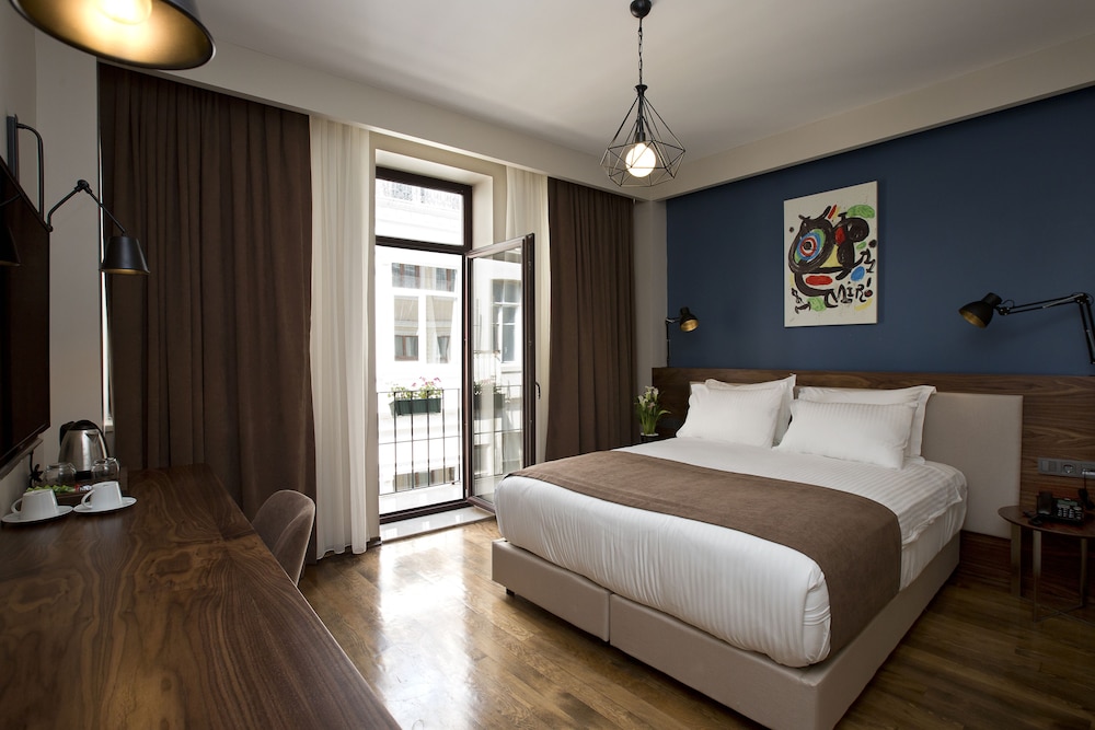 Deluxe Double Room, 1 Queen Bed photo 1