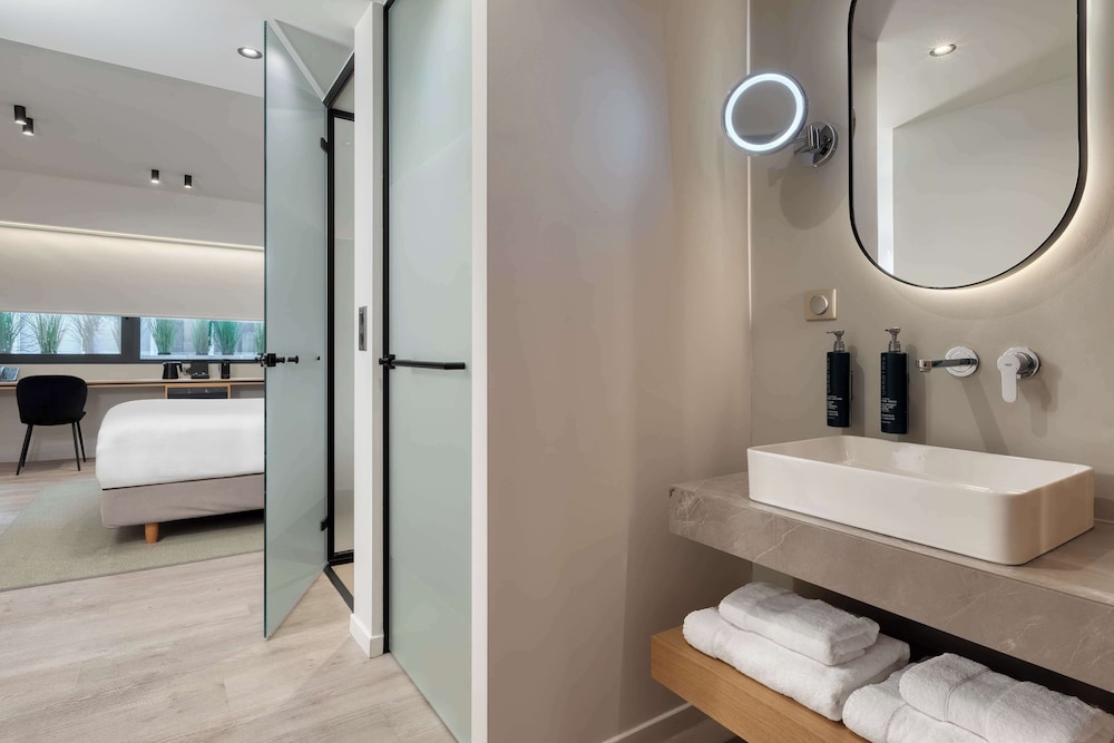 Superior Room, 1 Queen Bed (View)