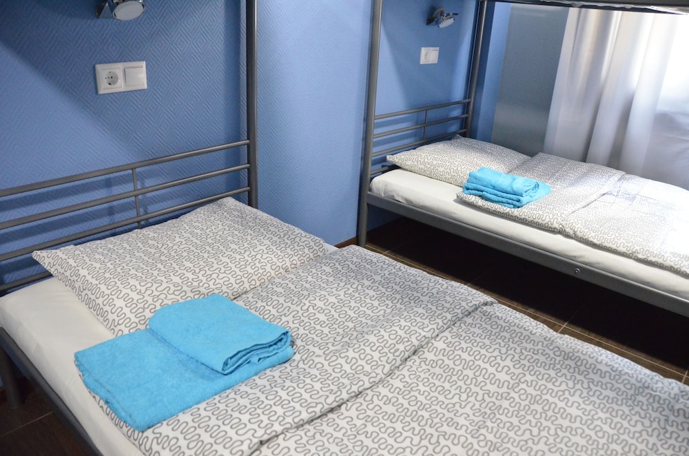 Shared Dormitory, Mixed Dorm (Bed in 8-Beds Mixed Dormitory) photo 2