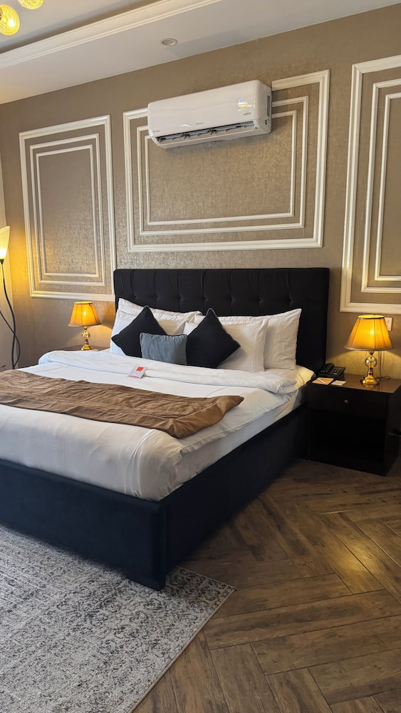 Deluxe Double Room, Private Bathroom photo 2