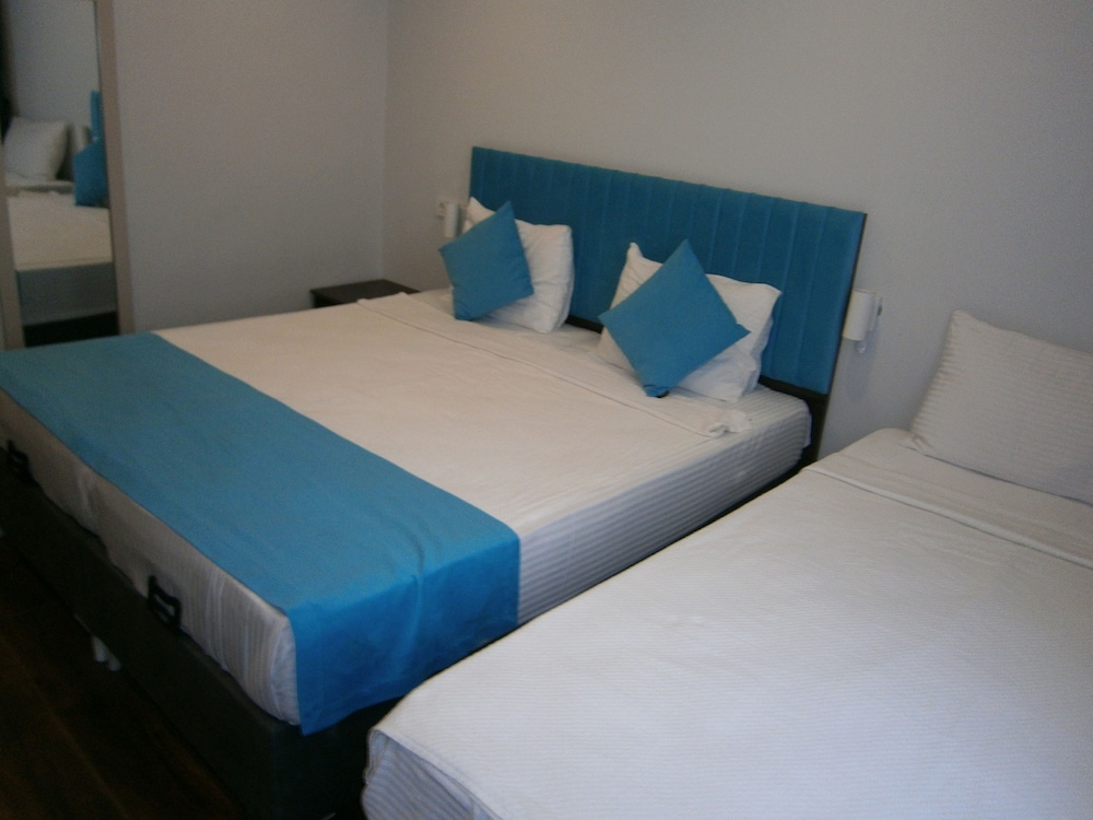 Standard Triple Room photo 2